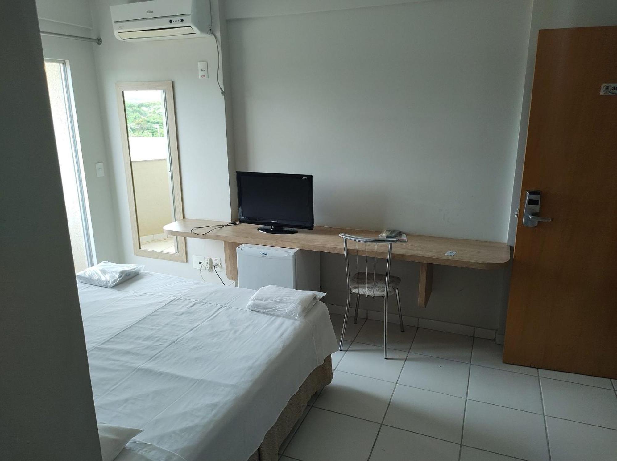 Suite Golden Express Roberto Imoveis Caldas Novas Bagian luar foto